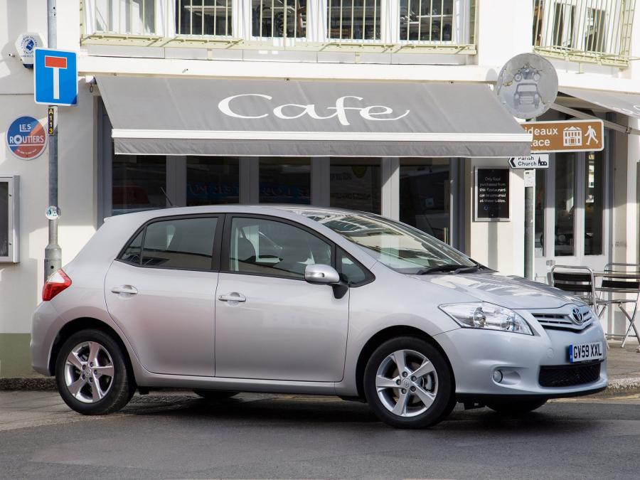 Toyota Auris 5-Door (UK) '2010